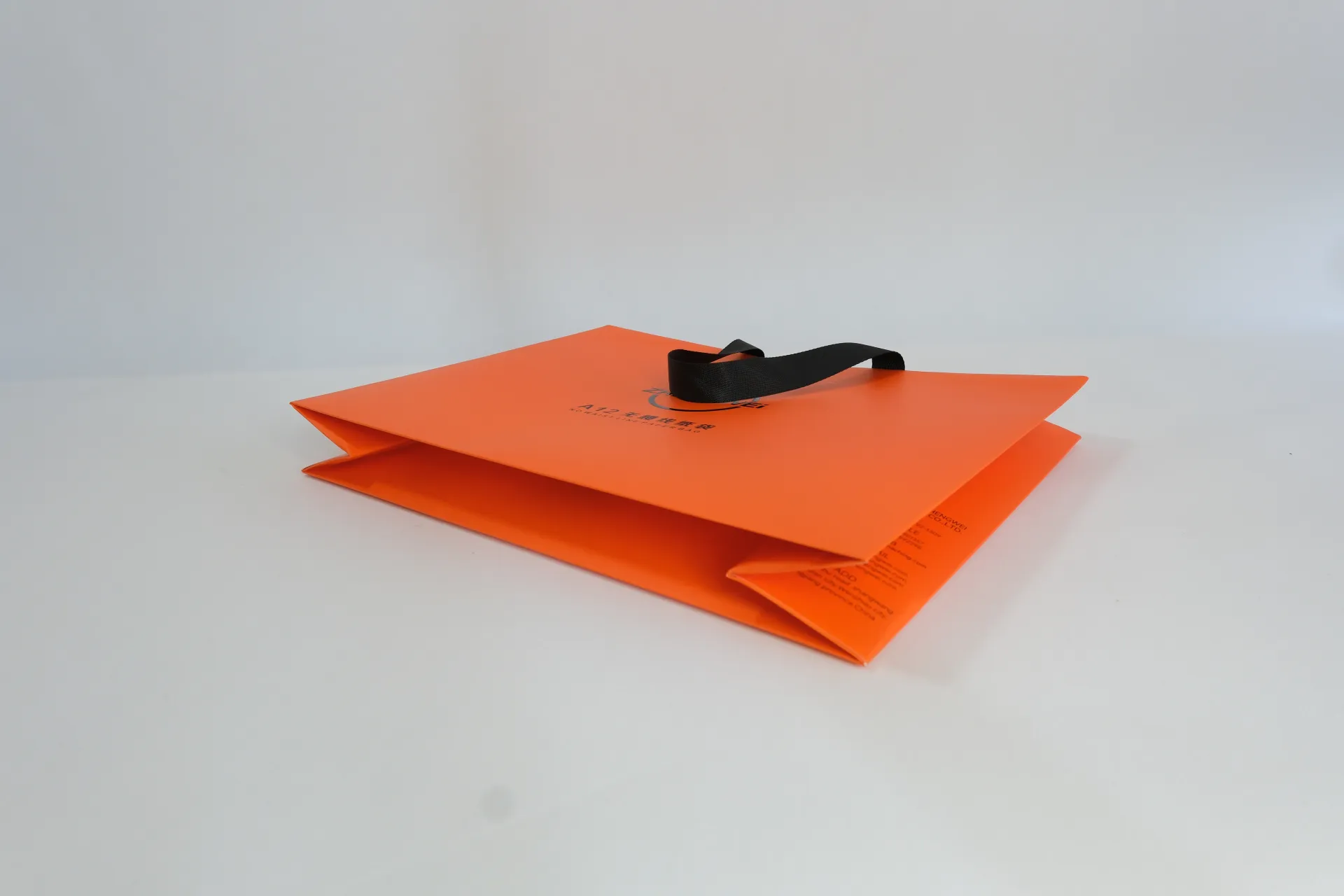 Echo Pack crease-free bag — flat folding